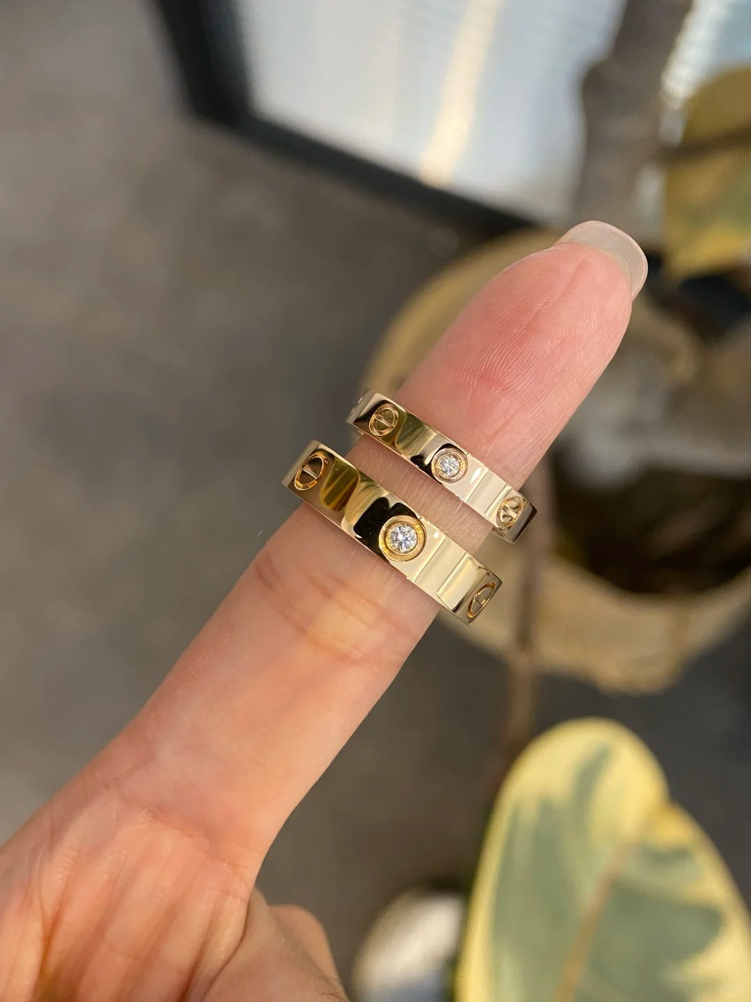 Cartier Love Ring Classic Model, 3 Diamonds